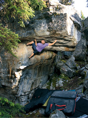 Okanagan B.C. Rock Climbing and Bouldering. Andy White on a project called Nerf Roof in The Boulderfields.