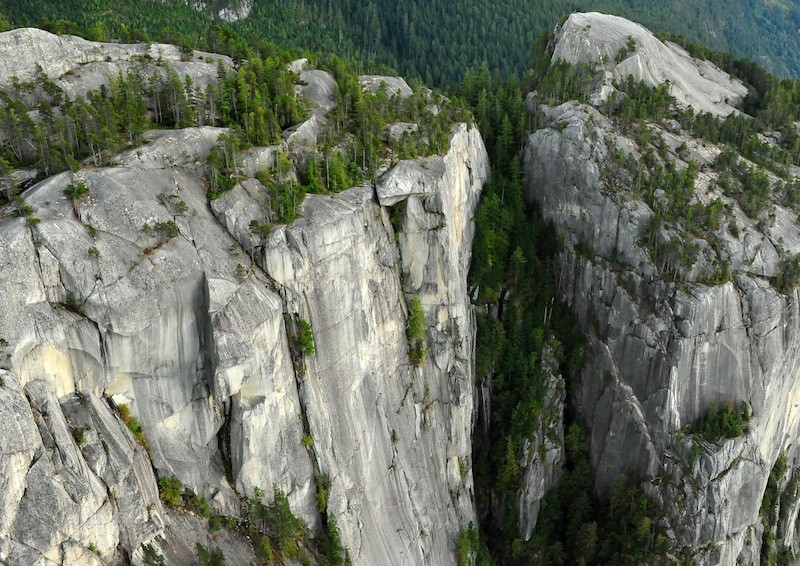 The Prow Wall on the left and the top of the Squamish Buttress on the right  Photo Scott Pick