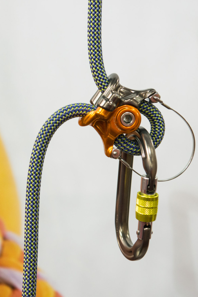 New DMM belay device, magnetic and easy to use