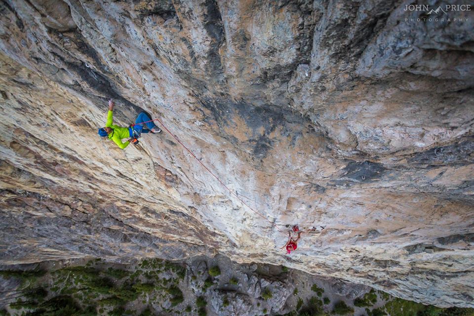 Sonnie Trotter working up Blue Jeans on Yamnuska.  Photo John Pric