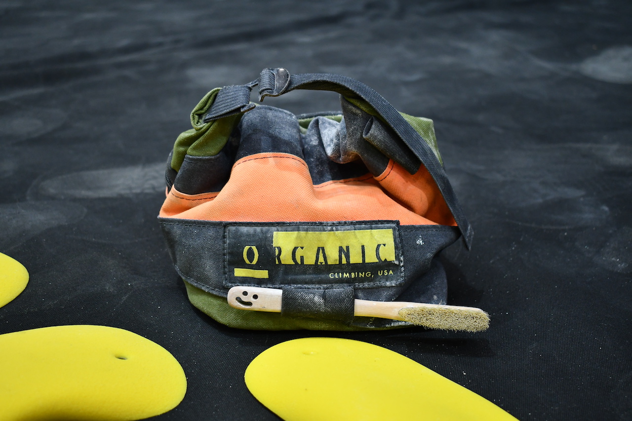 11 Best Chalk Bags & Buckets for Climbing + How to Pick | Field Mag