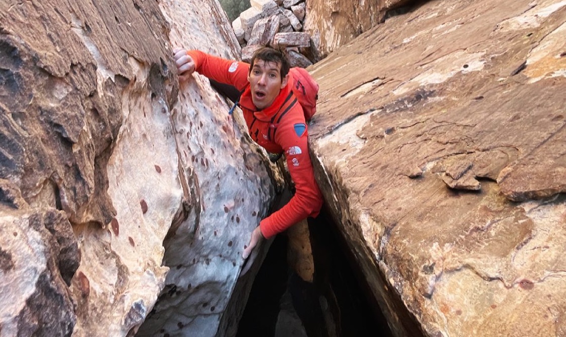 Alex Honnold Free-Solos Over 30 Pitches up to 5.12 in Red Rock