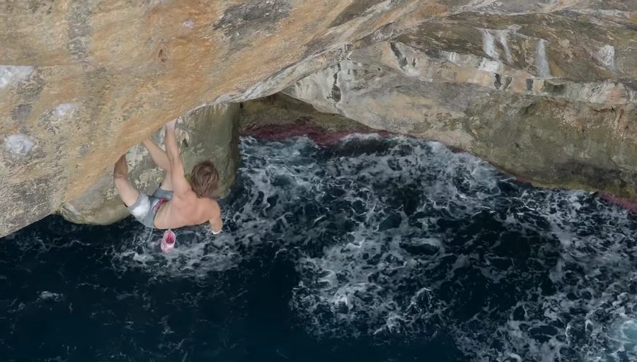 Psicibloc deep water soloing with Chris Sharma