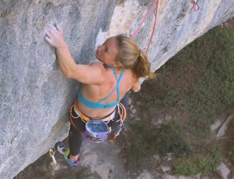Michaela Kiersch Conquers Challenging Routes in Spain: A Climbing Triumph